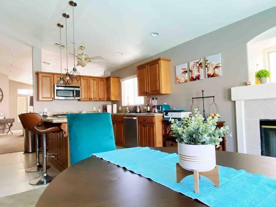 הוילה לאס וגאס Amazing Heated Pool And Private Hot Tub 3Br In Heart Of Lv מראה חיצוני תמונה